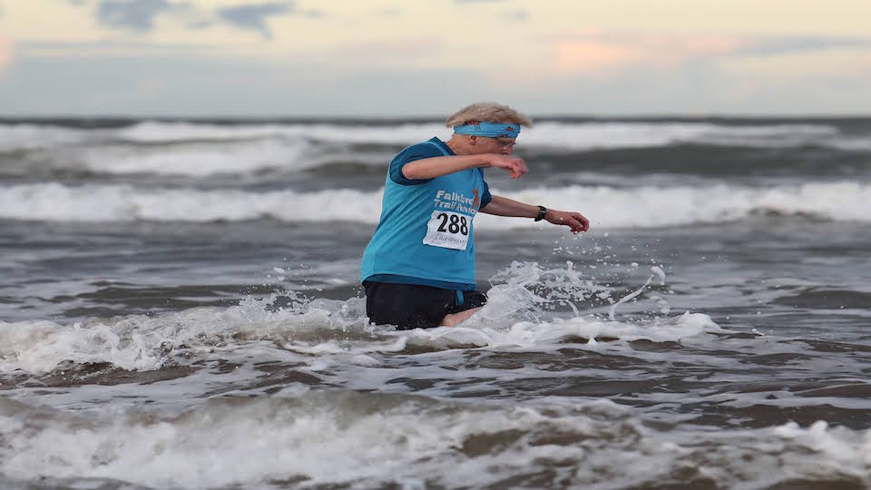/images/2020/08/chilly-willy-beach-race.jpg