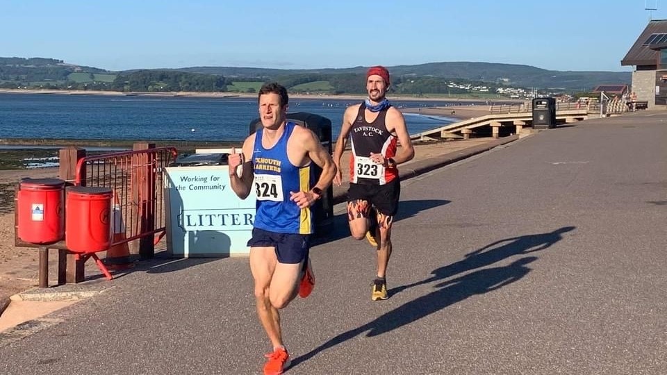 /images/2020/09/bradleys-exmouth-10k-2020-leaders.jpg