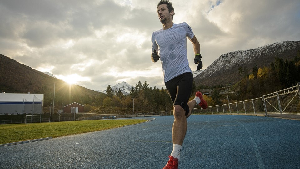 /images/2020/11/kilian-journet-on-track.jpg