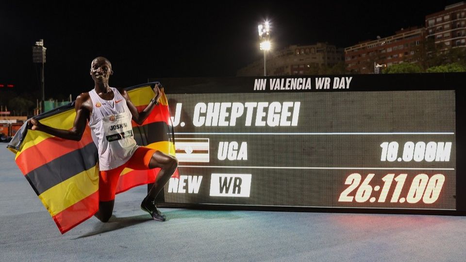 Joshua Cheptegei world 10,000m record