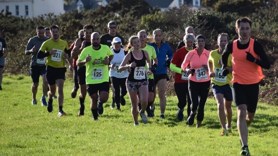 /images/2021/01/guernsey-new-years-day-cross-country-782961.jpg