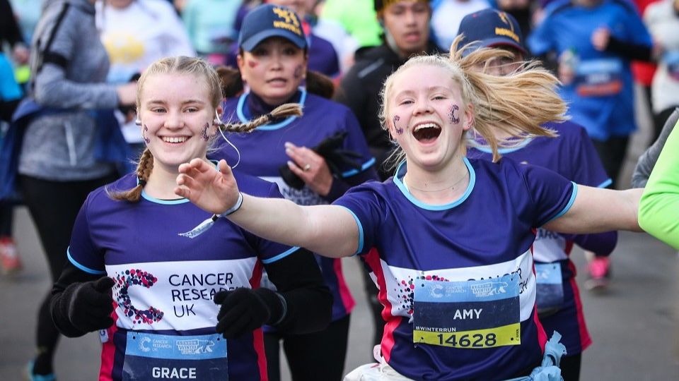 /images/2021/02/cruk-london-winter-run-2019-amy-and-grace-965483.jpg