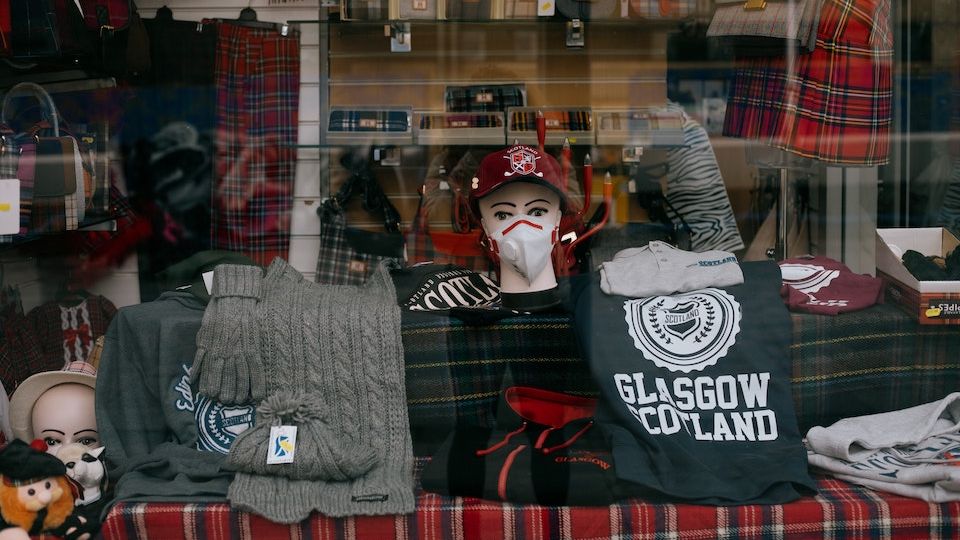 /images/2021/02/glasgow-shops-mask-156438.jpg