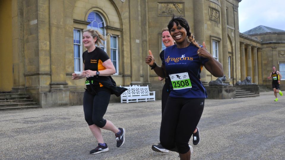 /images/2021/05/heaton-park-runners-945416.jpg