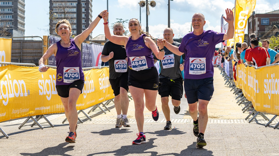 /images/2021/06/sunderland-runners.jpg