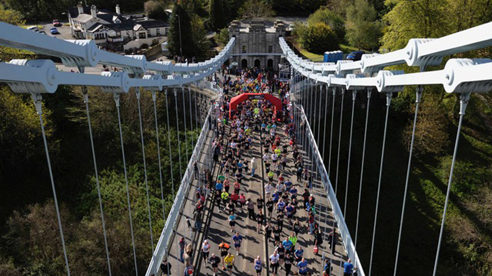 /images/2021/07/menai-runners.jpg