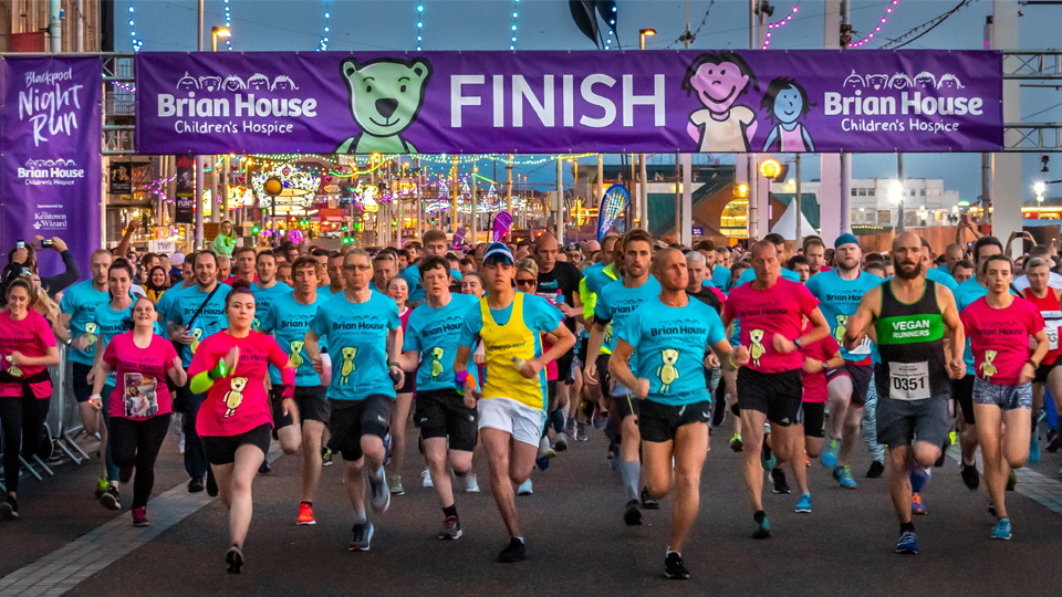 /images/2021/08/blackpool-night-run.jpg