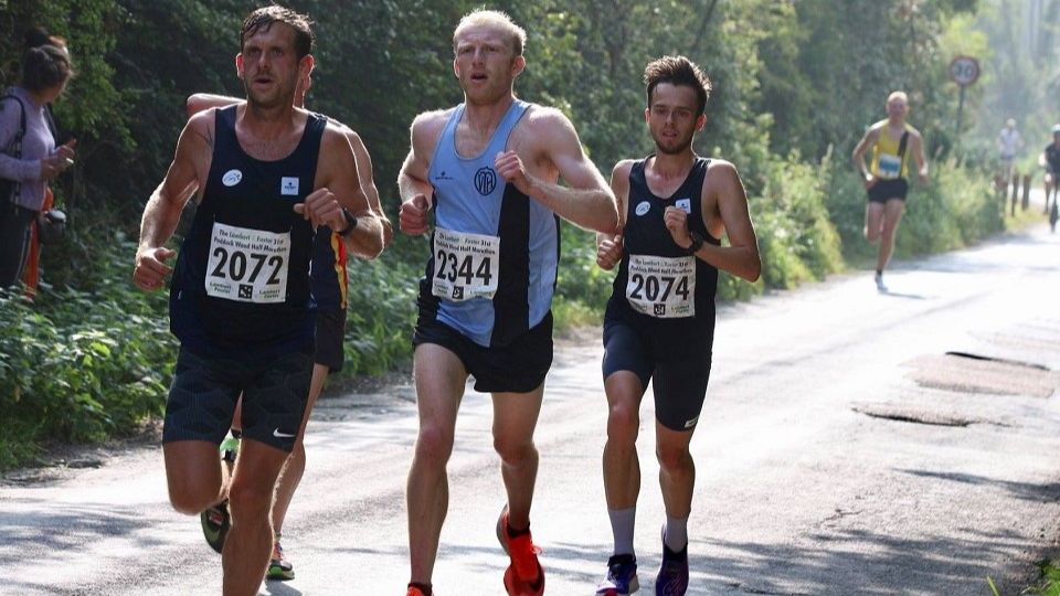 /images/2021/09/paddock-wood-half-marathon-leaders-2021-948826.jpg