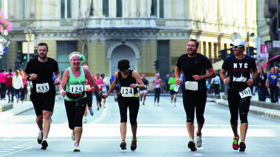 /images/2021/09/sarajevo-runners.jpg