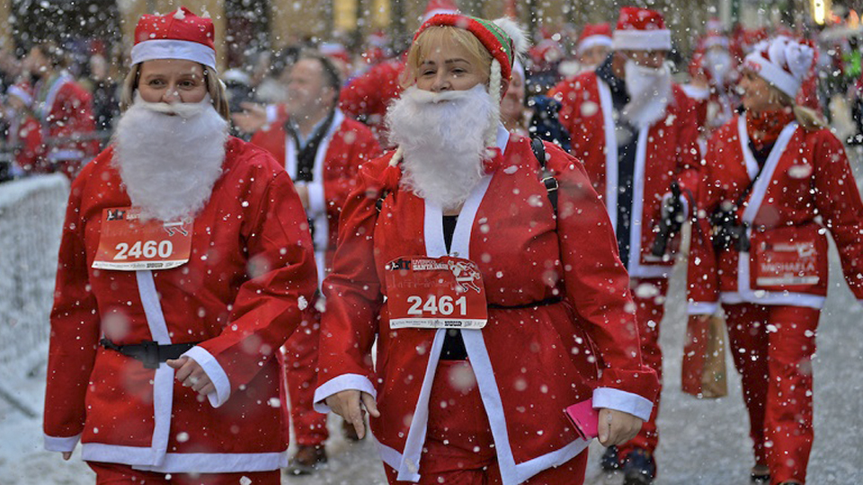 /images/2021/11/liverpool-santas-2.jpg