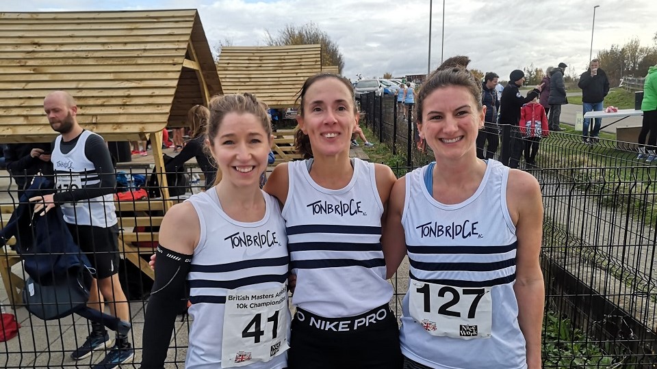 /images/2021/11/tonbridge-ac-w35-bmaf-10k-gold-team.jpg