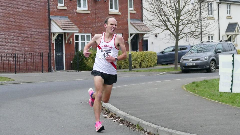 Race leader James Denne on his way to victory at the Linda Franks 5 Mile Race