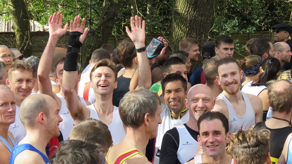 /images/2022/01/fleet-half-marathon-start-group.jpg