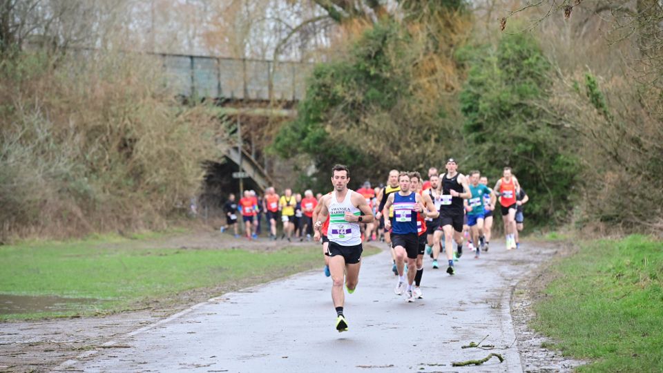 Matthew Rees out in front at the Hereford 10 Mile