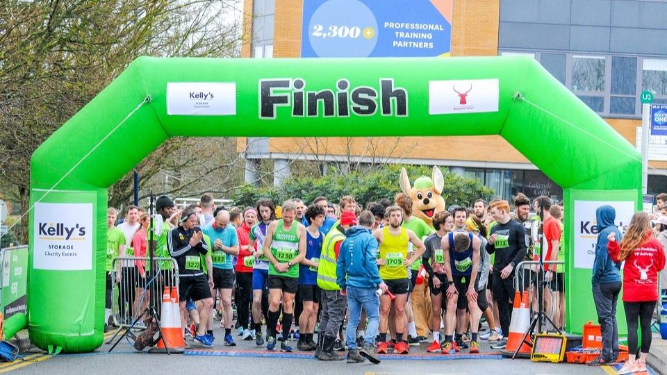 /images/2022/02/kellys-guildford-10k-start-2022-371129.jpg