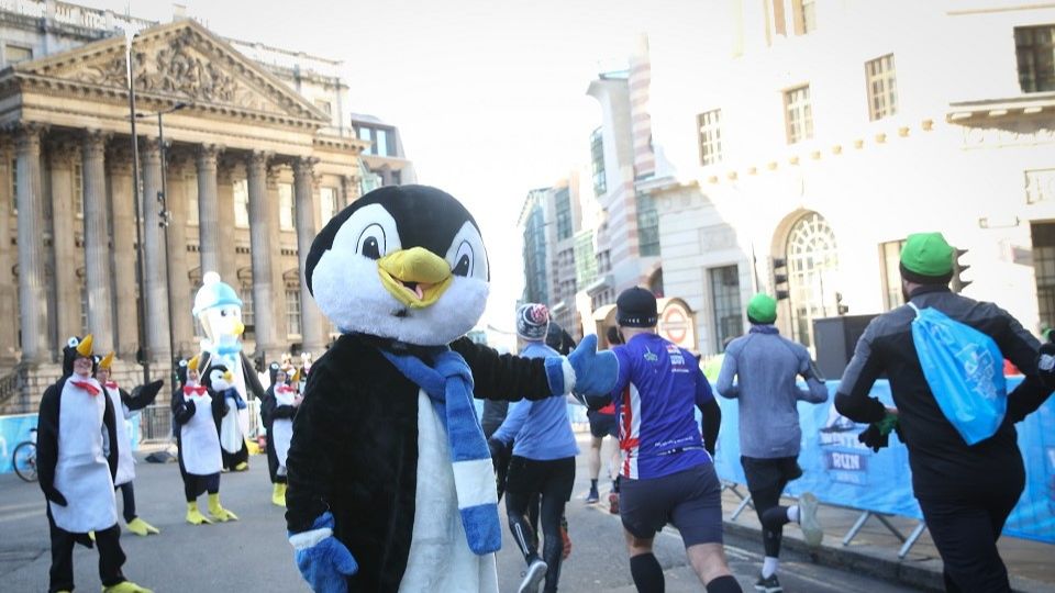 /images/2022/02/london-winter-run-penguins-798174.jpg
