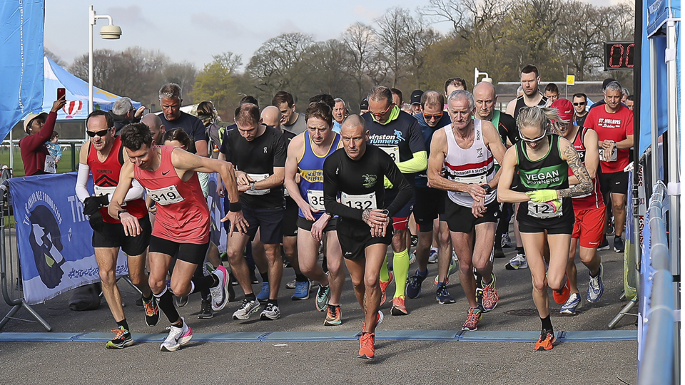 /images/2022/04/alder-hey-runners.jpg