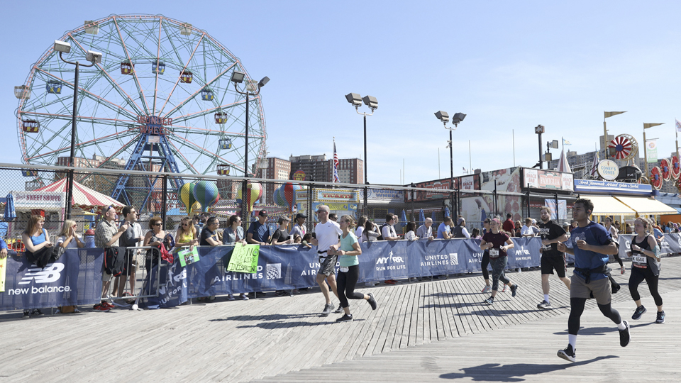 /images/2022/04/brooklyn-half-runners.jpg