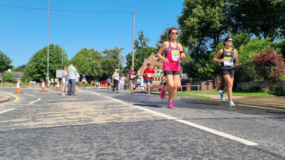 Making the most of the hot weather at the Great Grimsby 10K