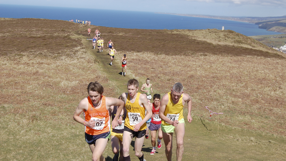 /images/2022/04/isle-of-man-easter-race-runners.jpg