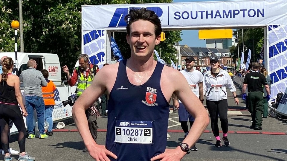 /images/2022/04/southampton-marathon-winner-chris-mcgurk.jpg