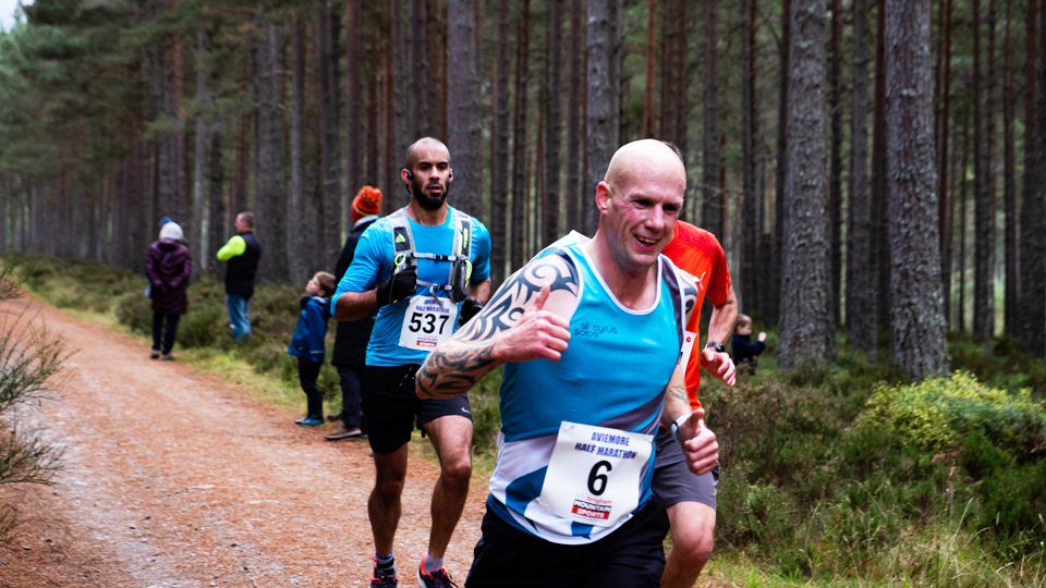 /images/2022/08/aviemore-runners.jpg