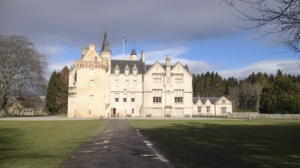 /images/2022/08/brodie-castle.jpg