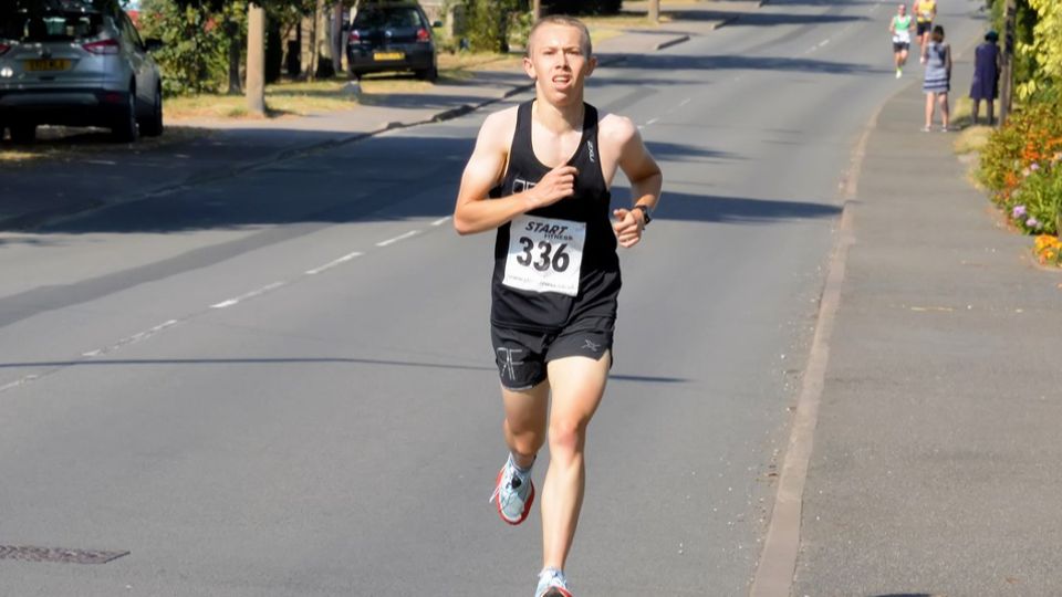 Matt Lear racing to victory at the Burton 10K