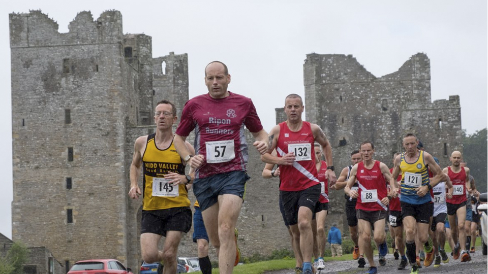 /images/2022/08/james-herriot-runners.jpg