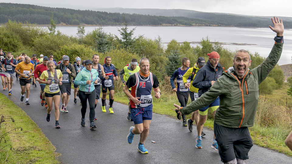 /images/2022/08/kielder-runners.jpg