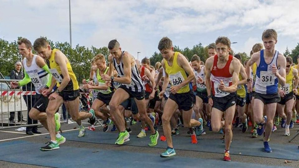 /images/2022/08/stirling-10k-runers.jpg
