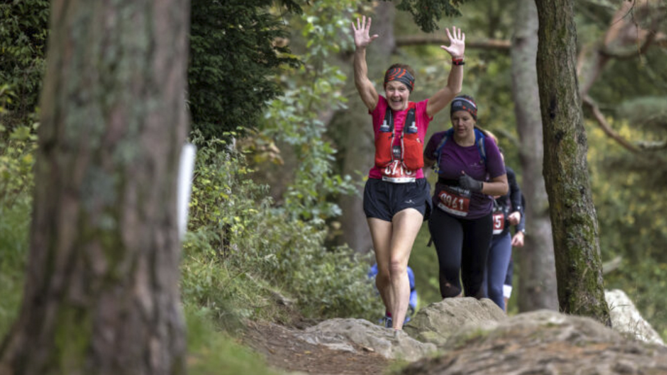 /images/2022/08/tunnel-forest-runners.jpg