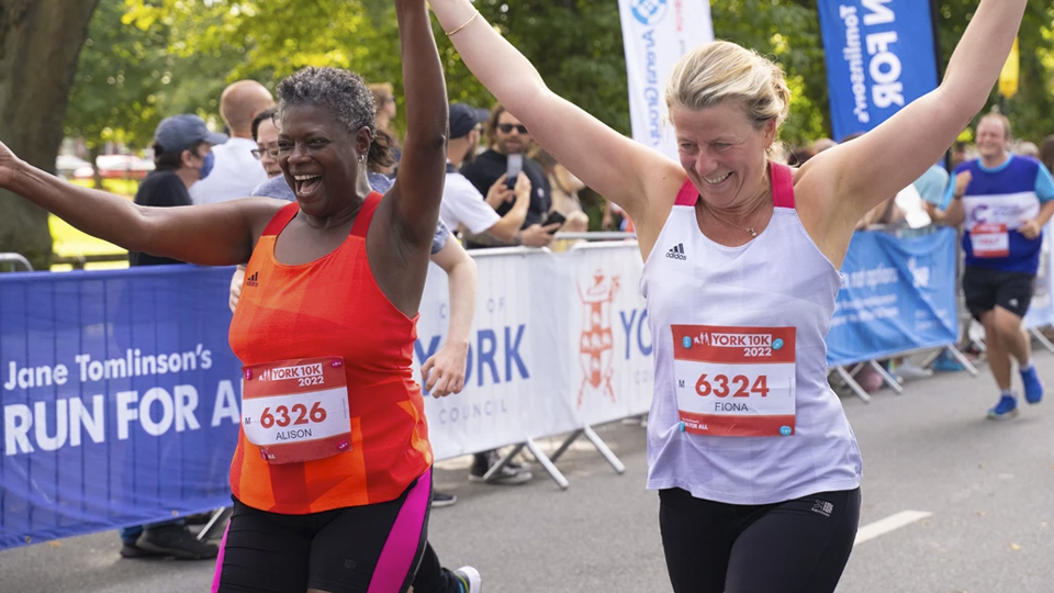 /images/2022/08/york-10k-runners.jpg