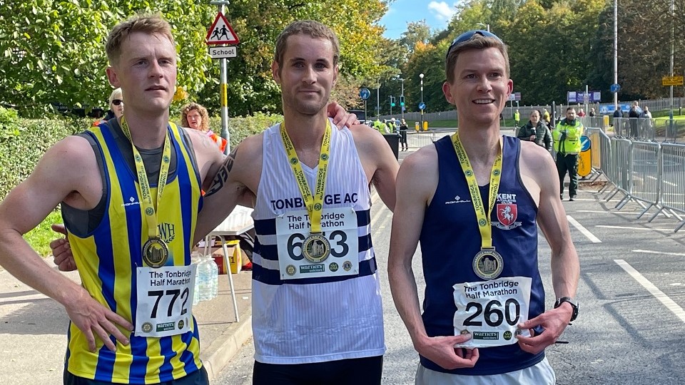 /images/2022/10/tonbridge-half-marathon-male-winners-2022.jpg