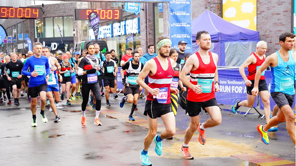 /images/2022/11/bury-runners-copy.jpg