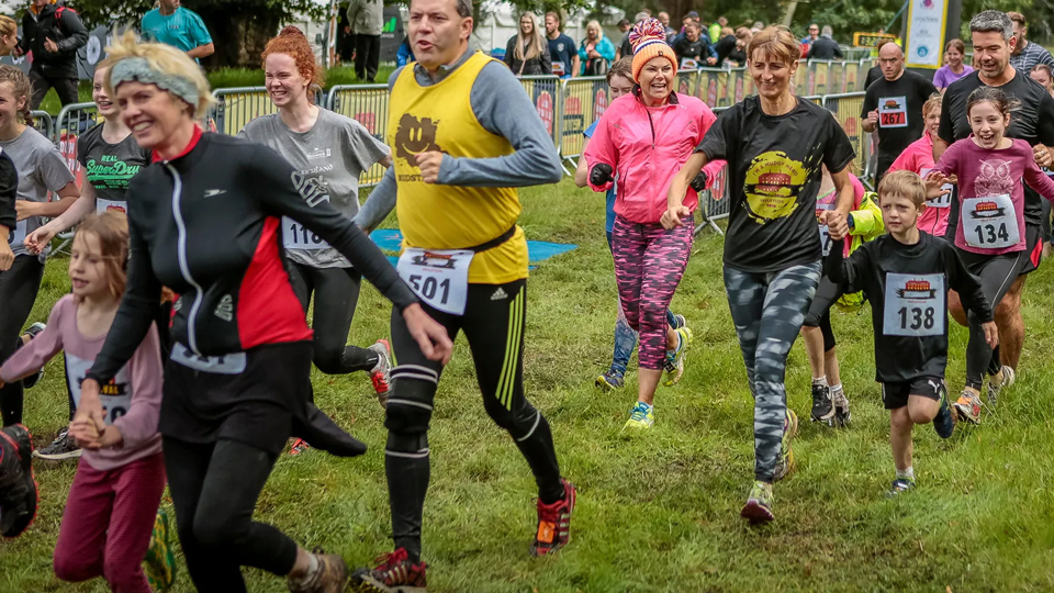 /images/2022/11/family-runners-copy.jpg