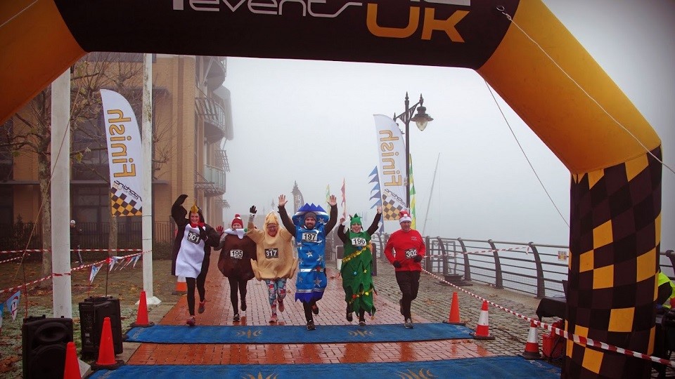 /images/2022/12/chatham-maritime-christmas-dash-5k.jpg