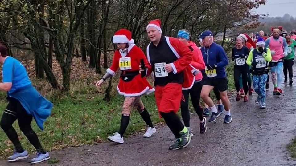 /images/2022/12/edited-chasewater-xmas-pudding-dash-05-12-2022-286907.jpg