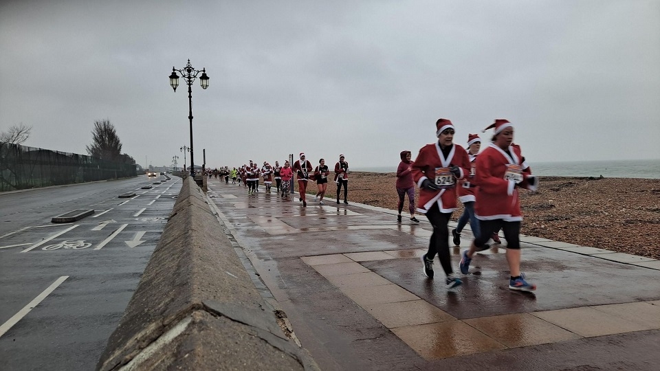 /images/2022/12/portsmouth-santa-run-2022.jpg