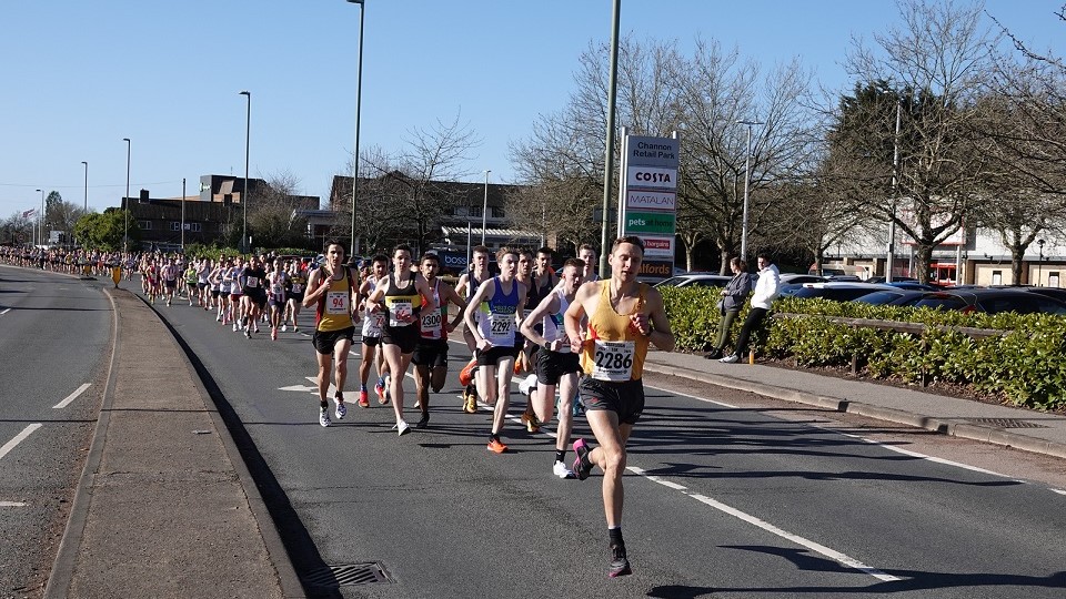 /images/2023/03/eastleigh-10k-start-2023.jpg