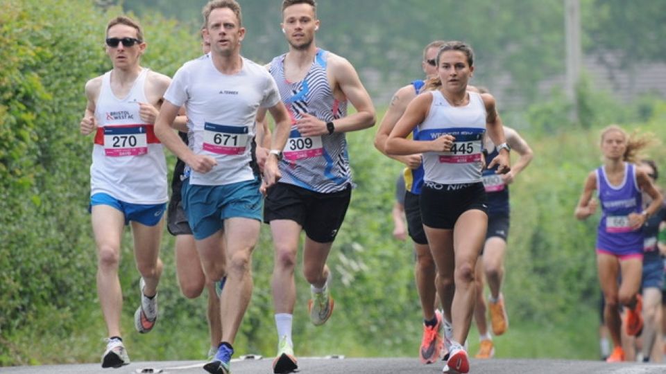/images/2023/06/chew-valley-10k-leaders-2023-664911.jpg