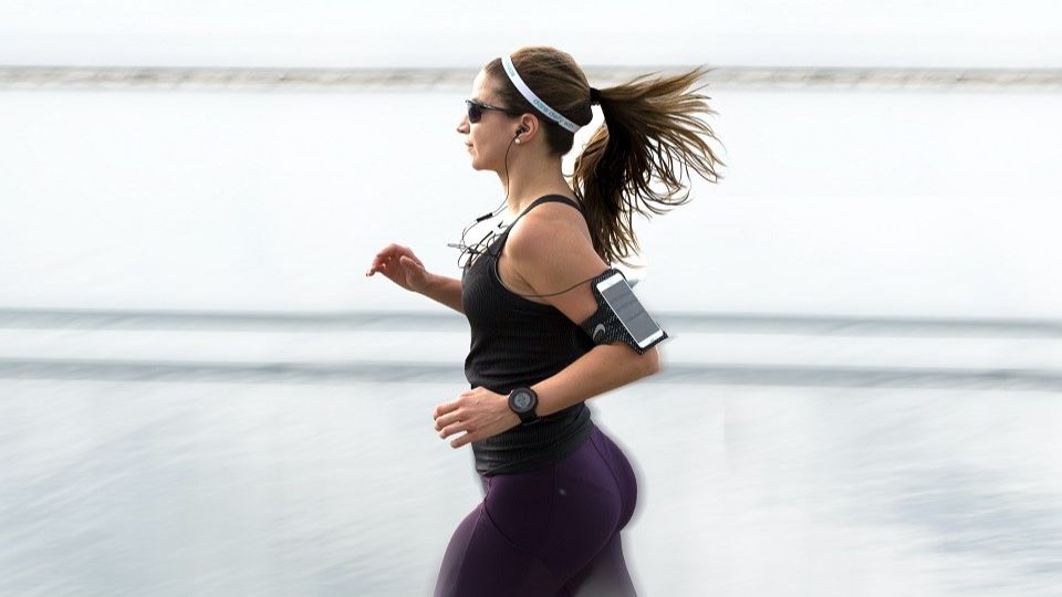 Running Tech photo by Filip Mroz