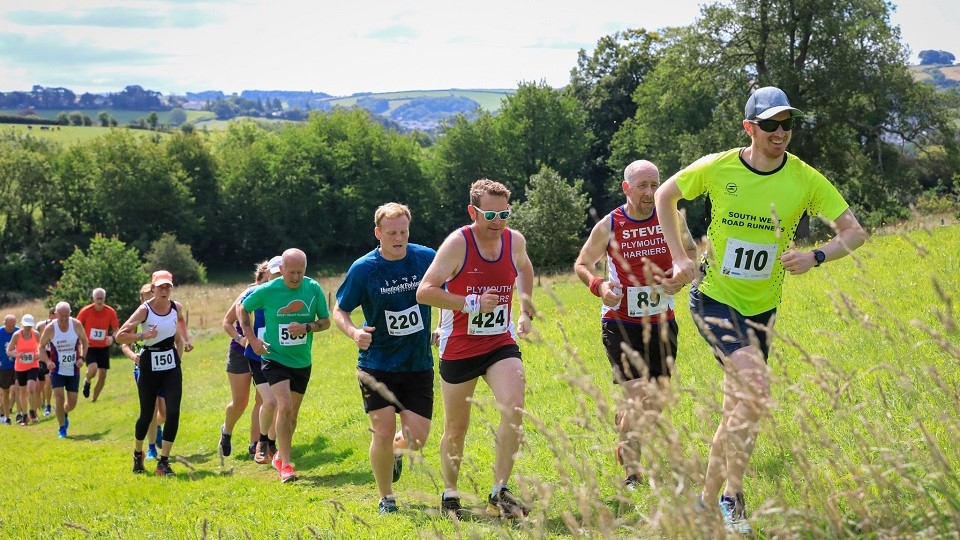 Totnes 10K action 2023