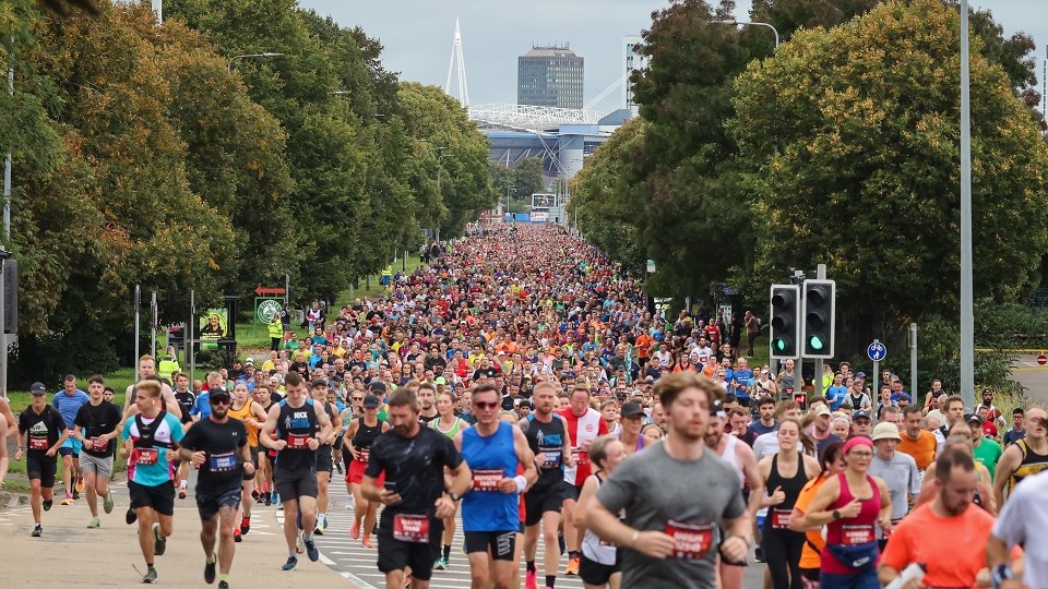 /images/2023/10/cardiff-half-marathon-2023.jpg