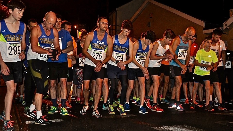 /images/2024/02/street-5k-start-line.jpg