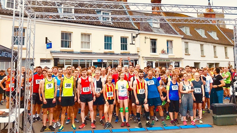 /images/2024/06/epic-aylsham-5k-start-2024.jpg