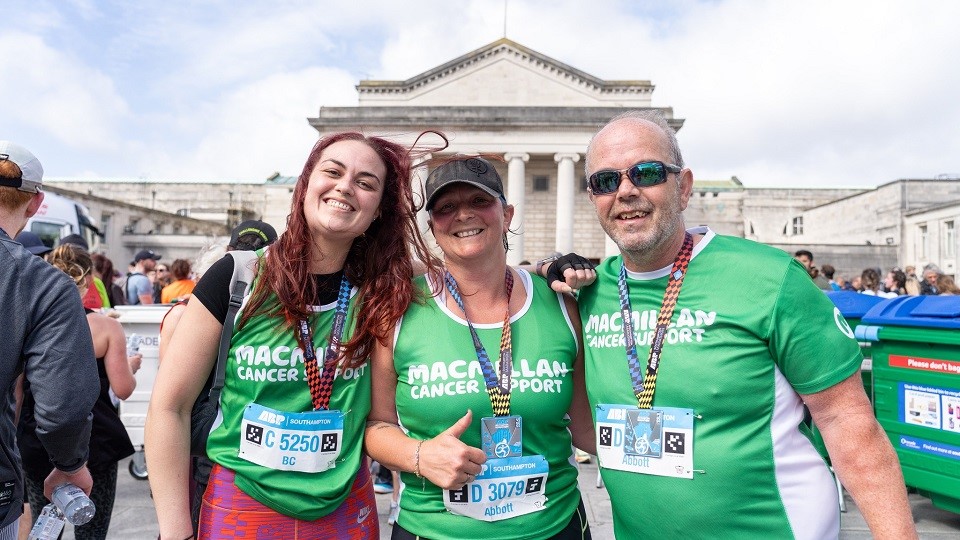 Southampton Marathon cancer charity runners