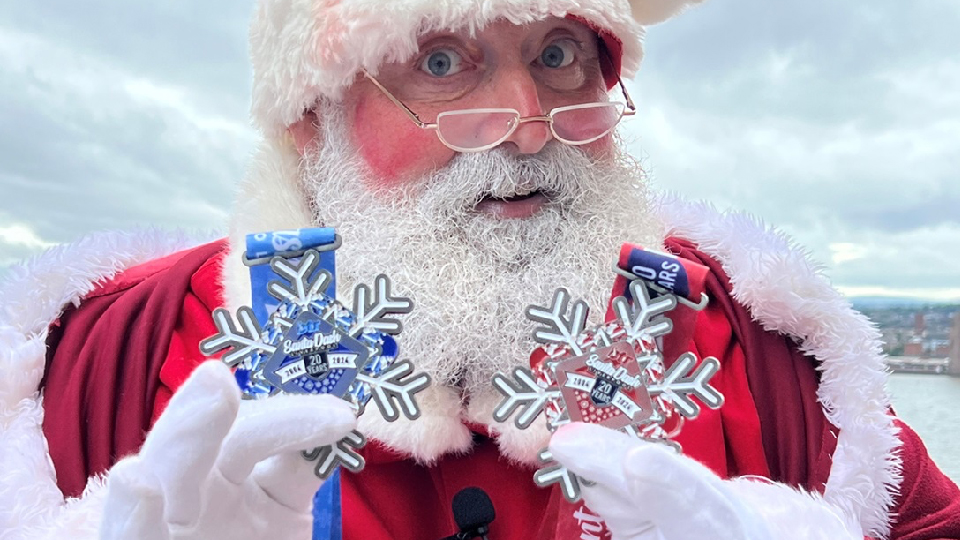 /images/2024/08/santa-and-medals-copy.jpg