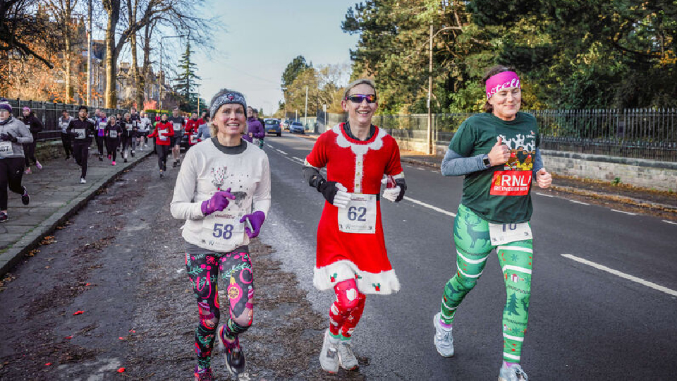 /images/2024/09/edinburgh-christmas-run-copy.jpg