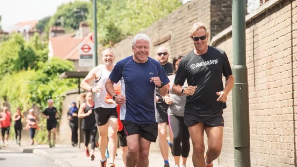 /images/2024/10/runandtalk-running-groups.jpg